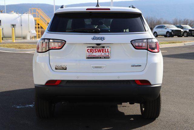 2024 Jeep Compass COMPASS LATITUDE LUX 4X4 2024 Jeep Compass COMPASS LATITUDE LUX 4X4