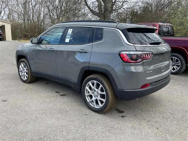 2024 Jeep Compass COMPASS LATITUDE LUX 4X4