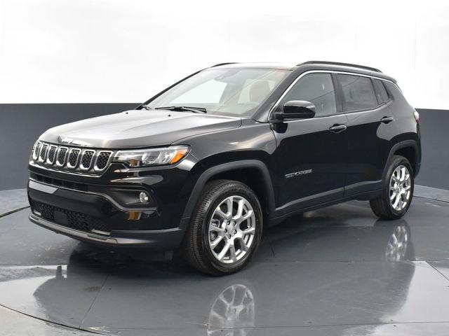 2024 Jeep Compass COMPASS LATITUDE LUX 4X4