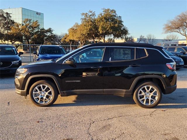 2024 Jeep Compass COMPASS LATITUDE LUX 4X4