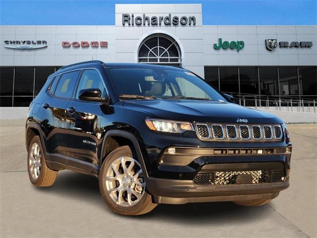 2024 Jeep Compass COMPASS LATITUDE LUX 4X4