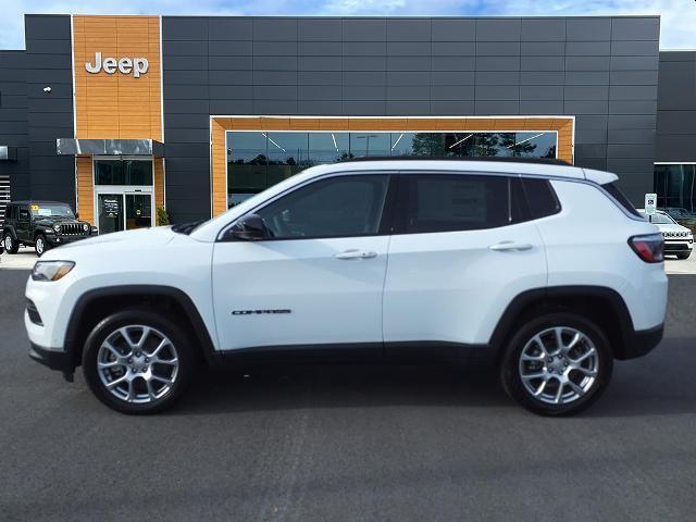 2024 Jeep Compass COMPASS LATITUDE LUX 4X4