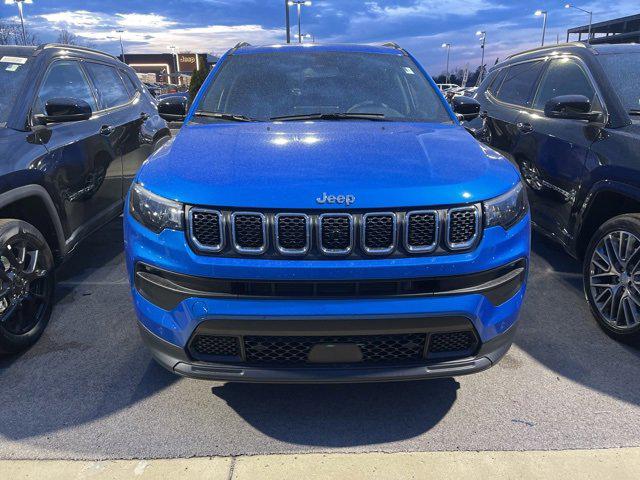 2024 Jeep Compass COMPASS LATITUDE LUX 4X4