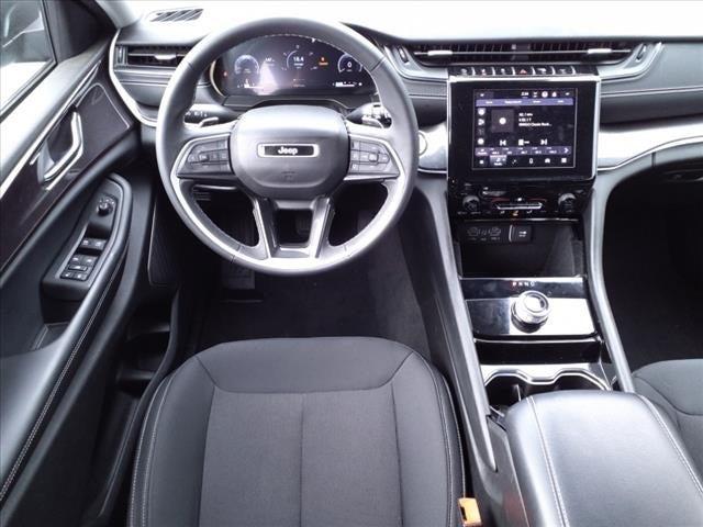 2022 Jeep Grand Cherokee L Laredo 4x4