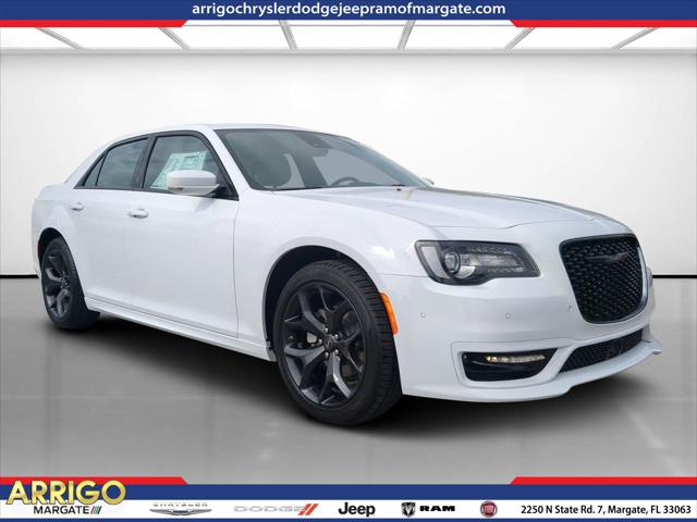 2023 Chrysler Chrysler 300 300 TOURING L RWD