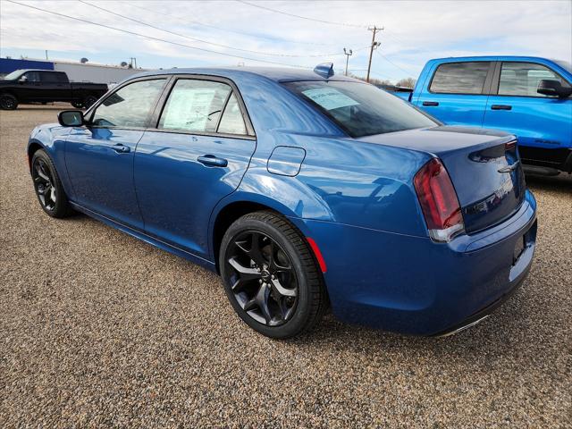 2023 Chrysler Chrysler 300 300 TOURING L RWD