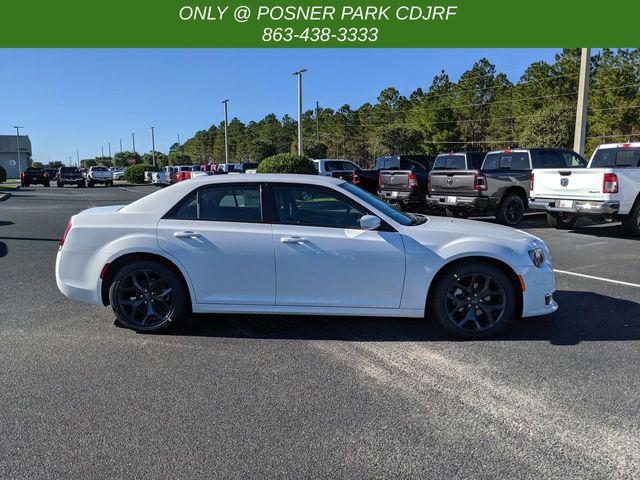 2023 Chrysler Chrysler 300 300 TOURING L RWD