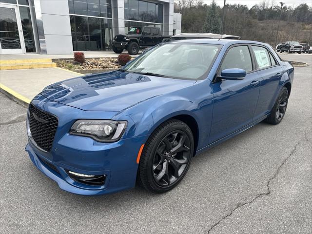 2023 Chrysler Chrysler 300 300 TOURING L RWD