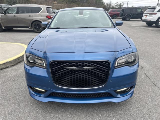 2023 Chrysler Chrysler 300 300 TOURING L RWD