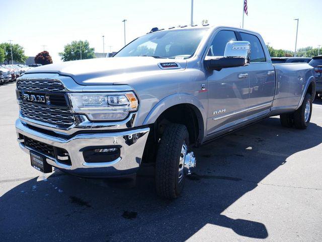 2024 RAM Ram 3500 RAM 3500 LIMITED CREW CAB 4X4 8 BOX