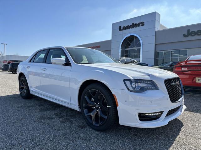 2023 Chrysler Chrysler 300 300 TOURING L RWD