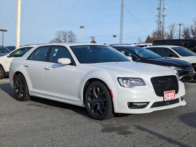 2023 Chrysler Chrysler 300 300 TOURING L RWD