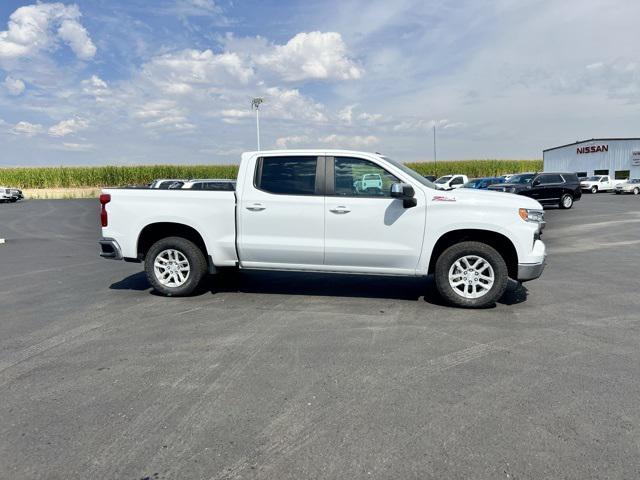 2022 Chevrolet Silverado 1500 4WD Crew Cab Standard Bed LT