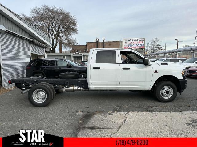 2024 RAM Ram 3500 Chassis Cab RAM 3500 TRADESMAN CREW CAB CHASSIS 4X4 60 CA