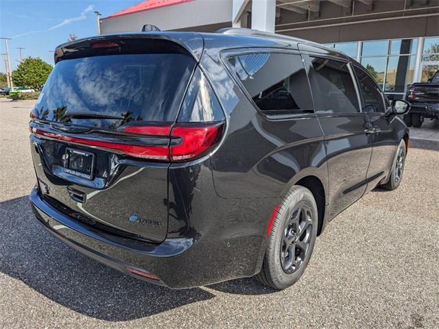 2024 Chrysler Pacifica Hybrid PACIFICA PLUG-IN HYBRID PREMIUM S APPEARANCE