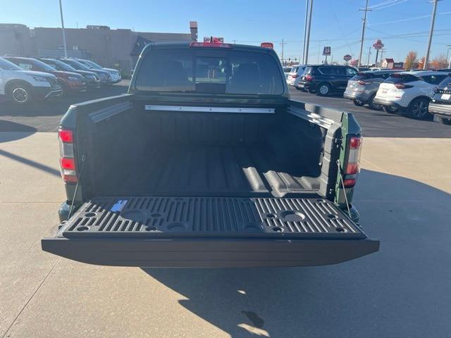 2024 Nissan Frontier Crew Cab SL 4x4