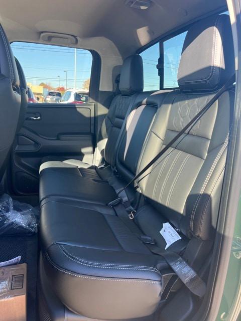 2024 Nissan Frontier Crew Cab SL 4x4