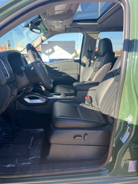 2024 Nissan Frontier Crew Cab SL 4x4