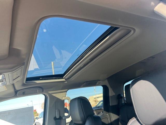 2024 Nissan Frontier Crew Cab SL 4x4