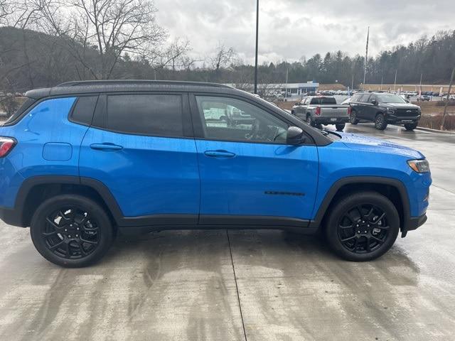 2024 Jeep Compass COMPASS LATITUDE 4X4