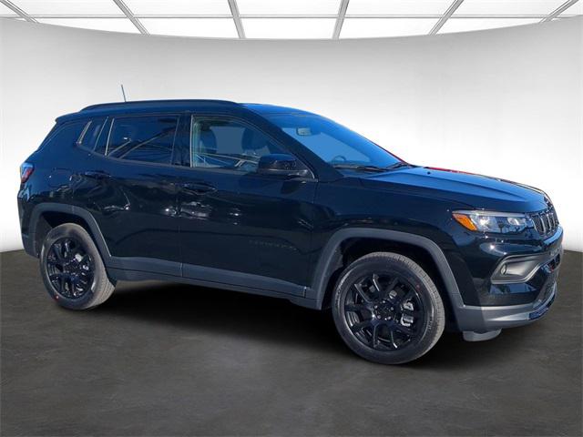 2024 Jeep Compass COMPASS LATITUDE 4X4