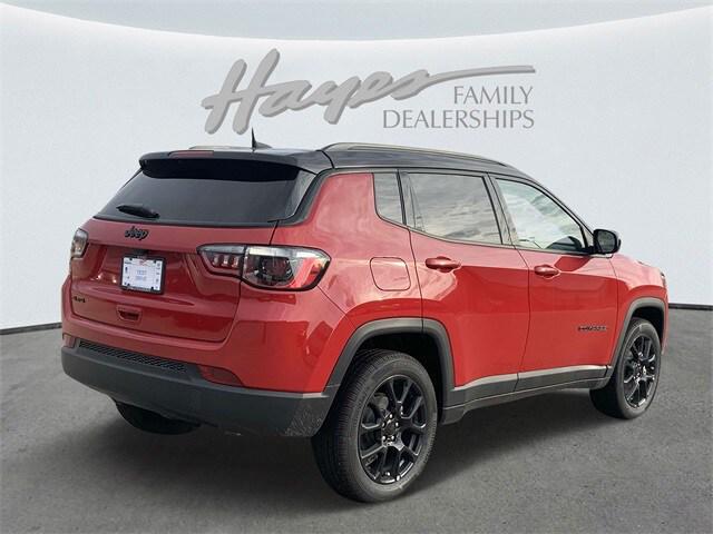 2024 Jeep Compass COMPASS LATITUDE 4X4