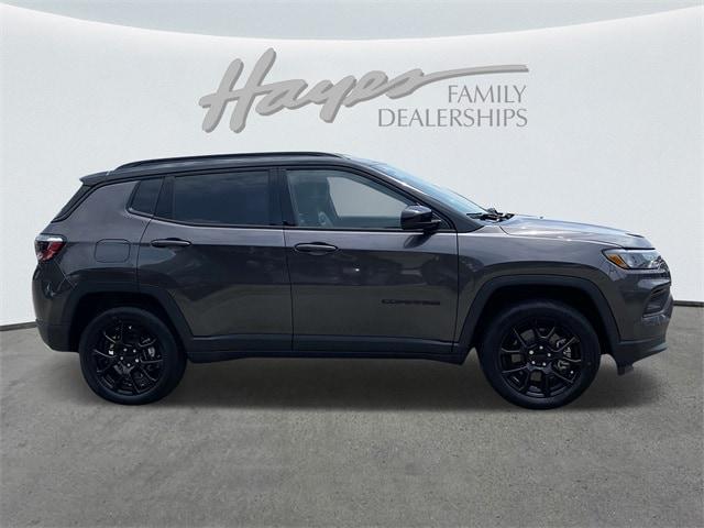 2024 Jeep Compass COMPASS LATITUDE 4X4