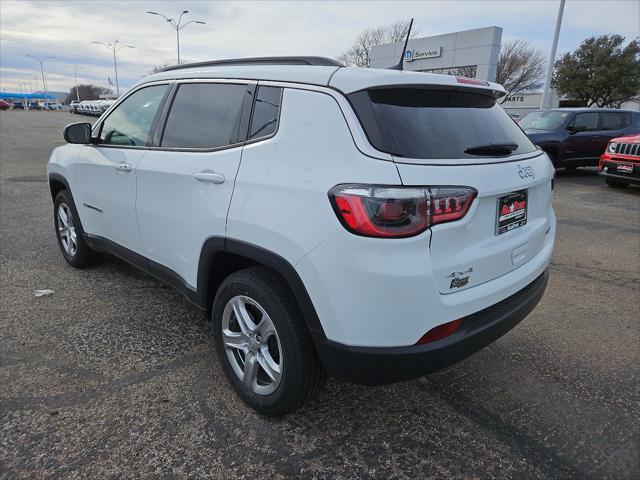 2023 Jeep Compass COMPASS LATITUDE 4X4