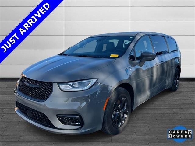 2022 Chrysler Pacifica Hybrid Touring L