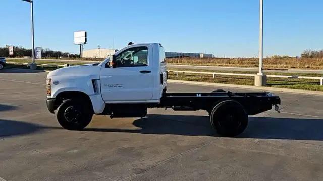 2023 Chevrolet Silverado MD LT