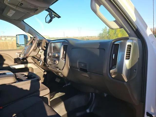 2023 Chevrolet Silverado MD LT