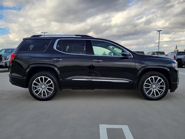 2023 GMC Acadia AWD Denali 20