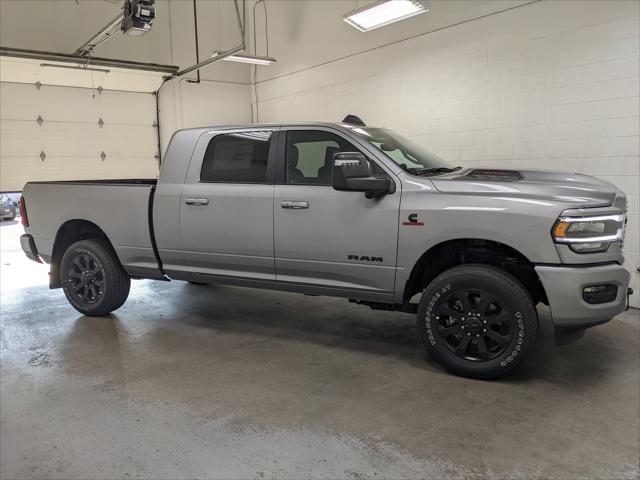 2024 RAM Ram 3500 RAM 3500 LARAMIE MEGA CAB 4X4 64 BOX