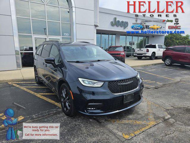 2023 Chrysler Pacifica Touring L for sale in El Paso, IL