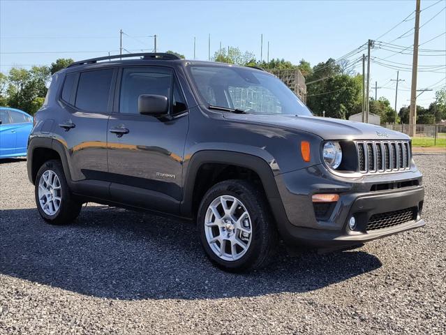 2023 Jeep Renegade RENEGADE LATITUDE 4X4