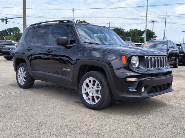 2023 Jeep Renegade RENEGADE LATITUDE 4X4