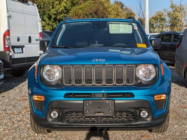 2022 Jeep Renegade Latitude 4x4 2022 Jeep Renegade Latitude 4x4