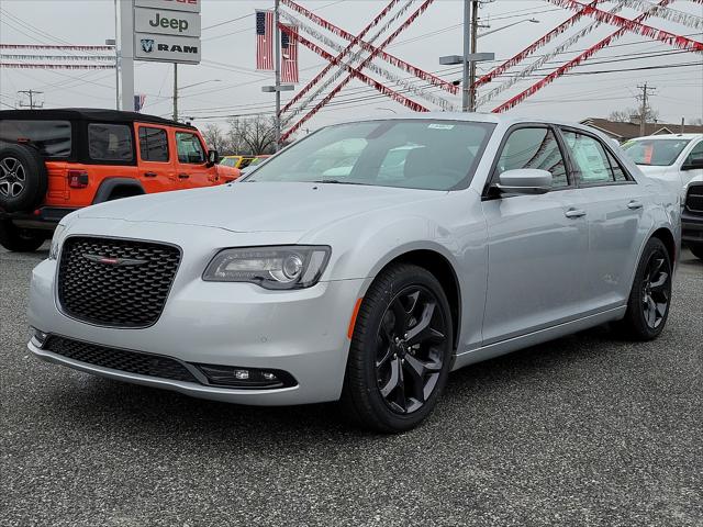 2023 Chrysler Chrysler 300 300S V6