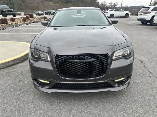 2023 Chrysler Chrysler 300 300 TOURING L RWD