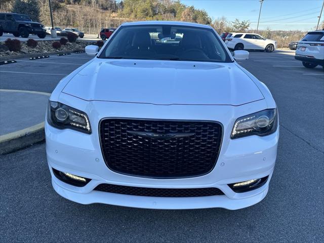 2023 Chrysler Chrysler 300 300 TOURING L RWD