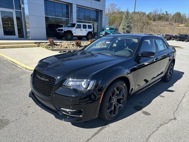 2023 Chrysler Chrysler 300 300 TOURING L RWD