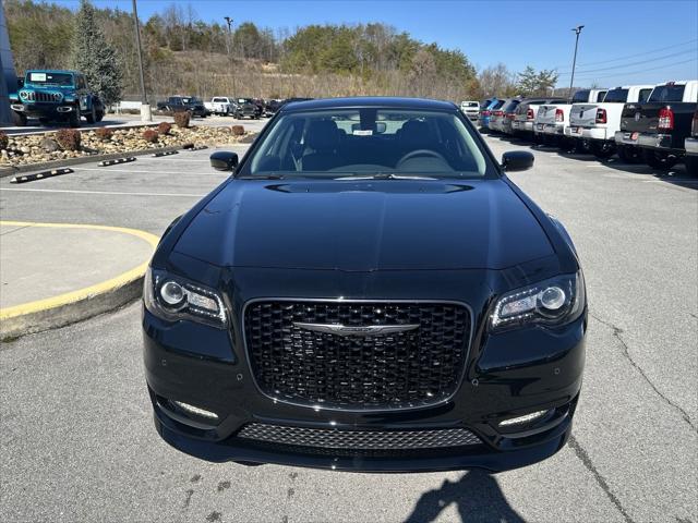 2023 Chrysler Chrysler 300 300 TOURING L RWD