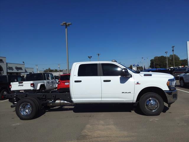 2023 RAM Ram 3500 Chassis Cab RAM 3500 SLT CREW CAB CHASSIS 4X4 60 CA