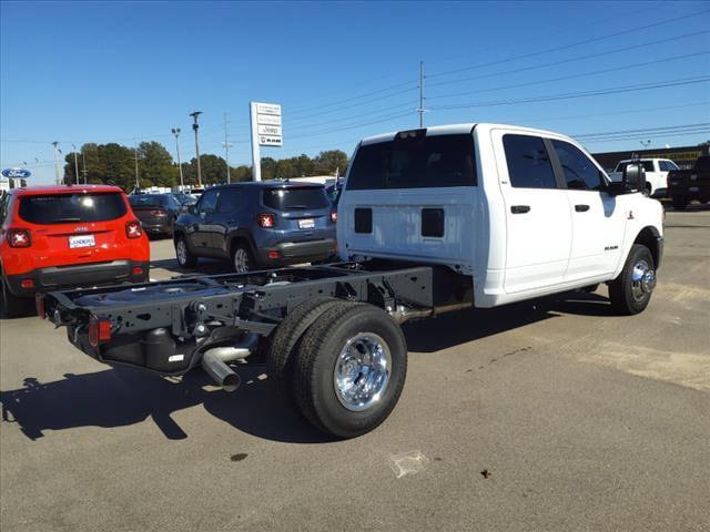 2023 RAM Ram 3500 Chassis Cab RAM 3500 SLT CREW CAB CHASSIS 4X4 60 CA