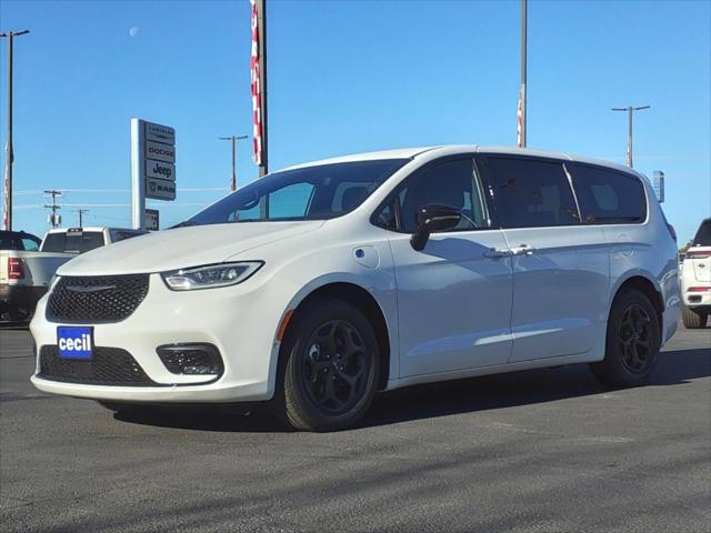 2024 Chrysler Pacifica Hybrid PACIFICA PLUG-IN HYBRID S APPEARANCE