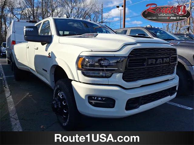 2024 RAM Ram 3500 RAM 3500 LIMITED CREW CAB 4X4 8 BOX