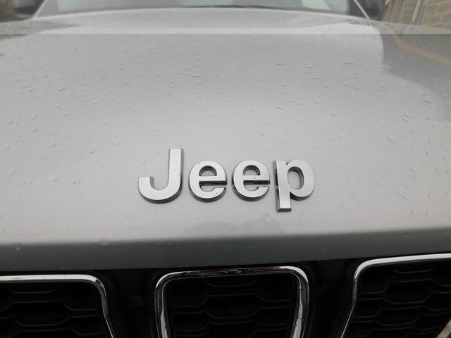 2022 Jeep Grand Cherokee Laredo 4x4