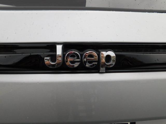 2022 Jeep Grand Cherokee Laredo 4x4
