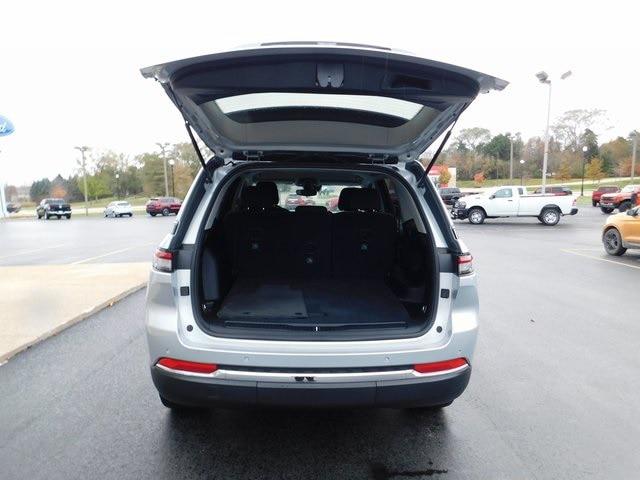 2022 Jeep Grand Cherokee Laredo 4x4