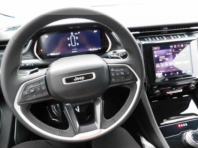 2022 Jeep Grand Cherokee Laredo 4x4